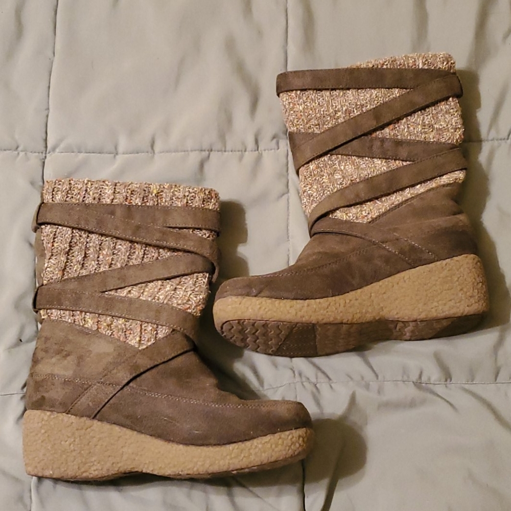 SO Brand Sweater Knit Booties
